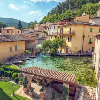 1600X1000_viaggio_a_rasiglia_hero.webp
