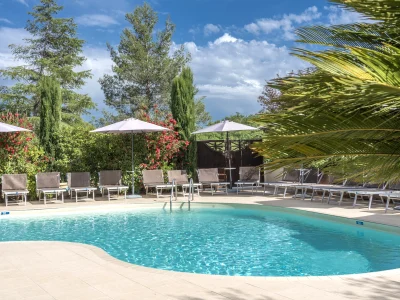piscina_hotel-1.webp